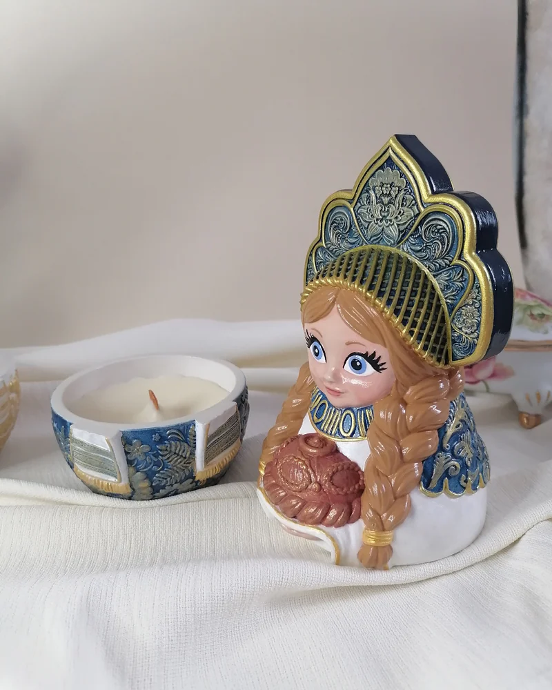 Матрёшка-подсвечник в кокошнике с караваем — Синяя