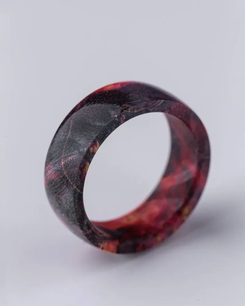 Цветное кольцо из стабилизированной древесины