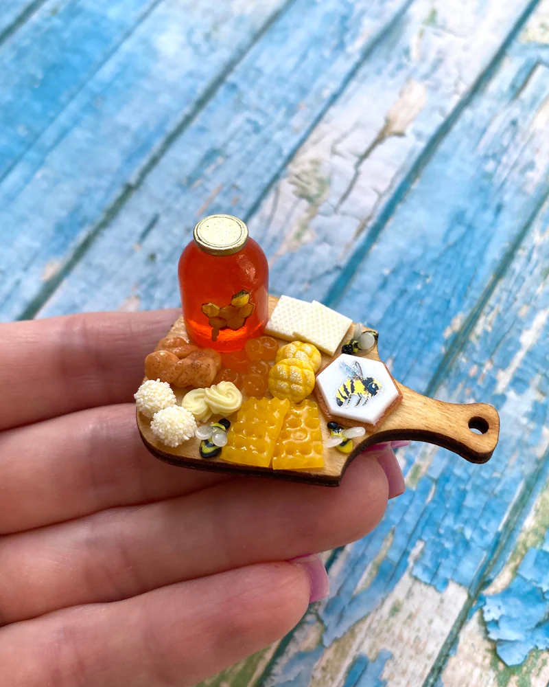 Кукольная Миниатюра «Медовые соты 🍯»