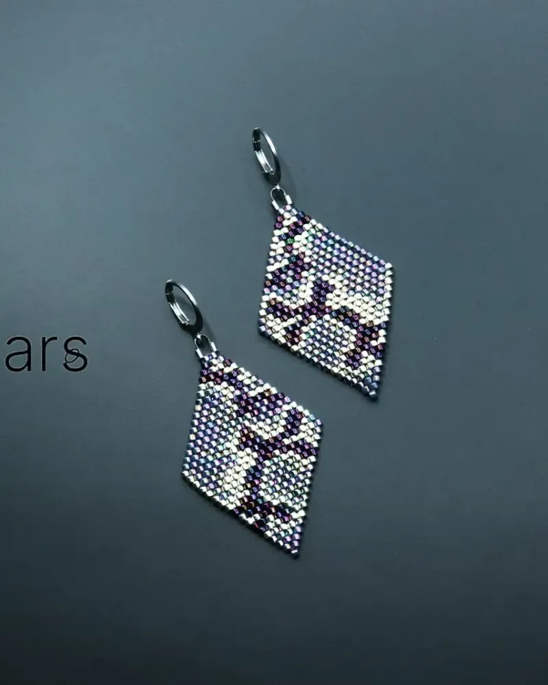 Серьги «Змеиная кожа» из бисера — Ромбы