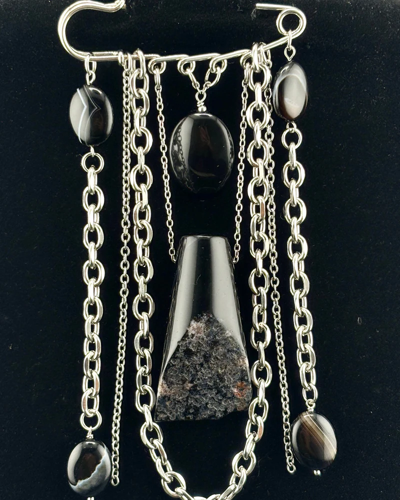 Брошь «Щит»