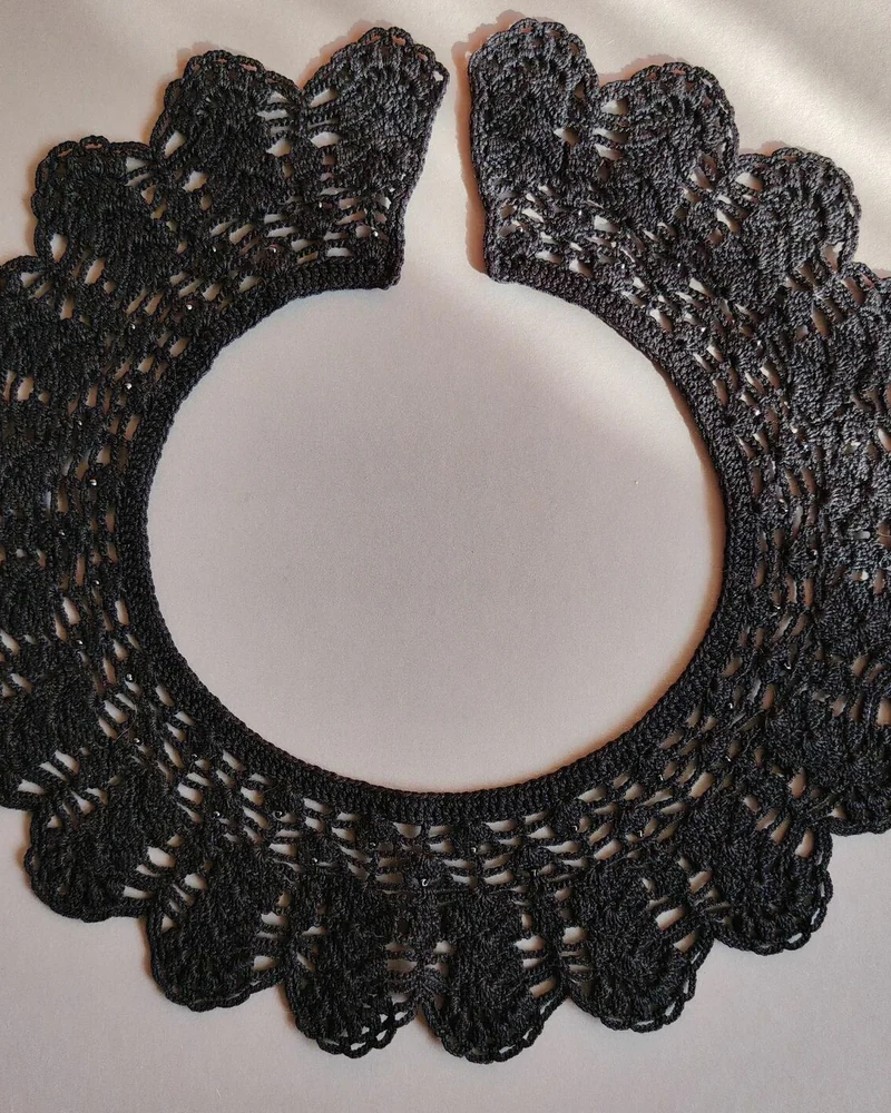 Чёрный вязаный воротничок