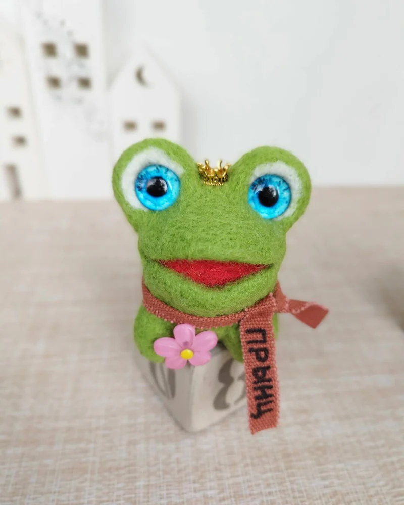 Царевна лягушка игрушка из шерсти, Маленький лягушонок