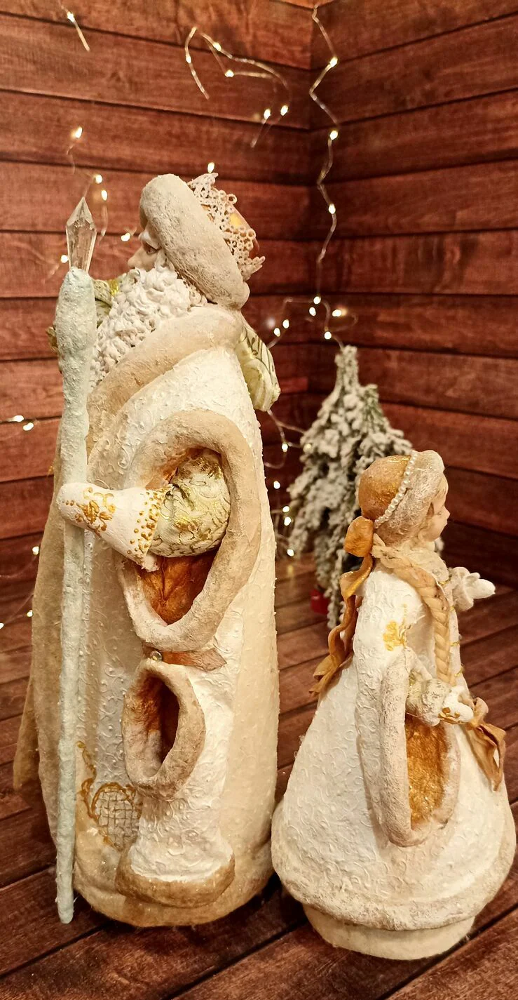 Дед Мороз и Снегурочка, белая пара