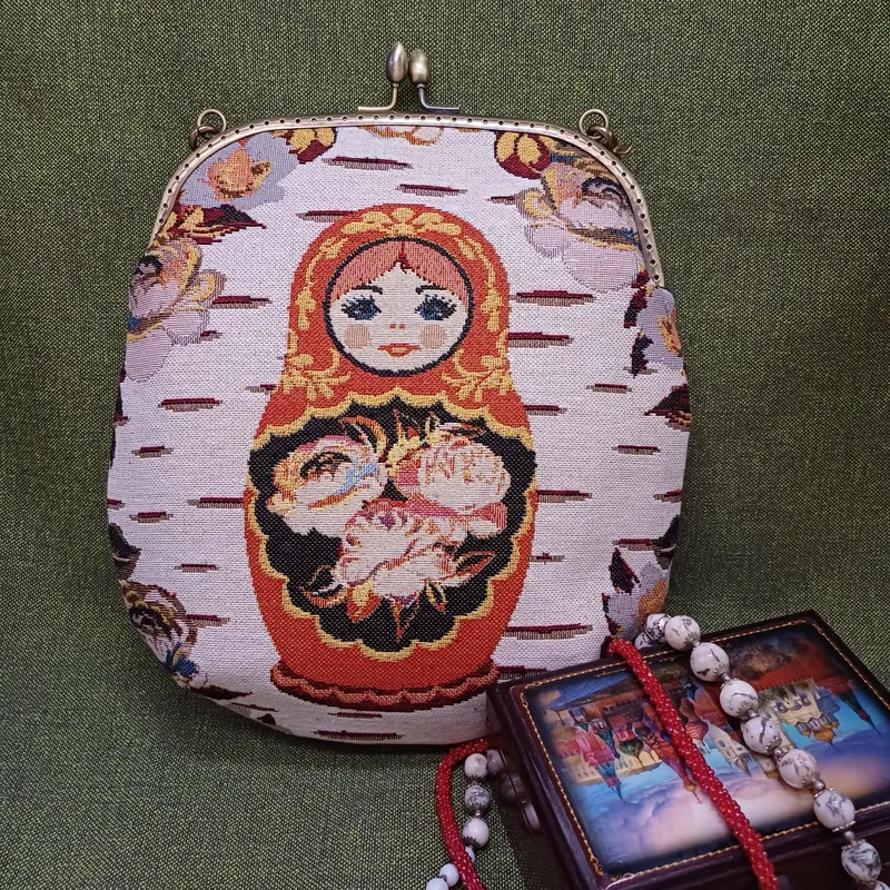 Сумочка «Матрёшка» на фермуаре