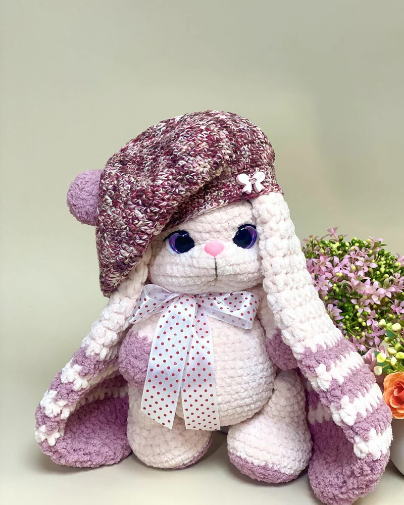 Вязаная зайка амигуруми
