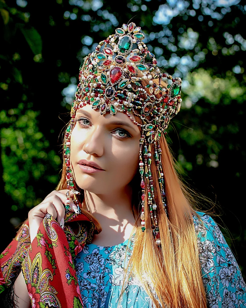 Коруна с ряснами, в русском стиле - "Цветана" нат.жемчуг