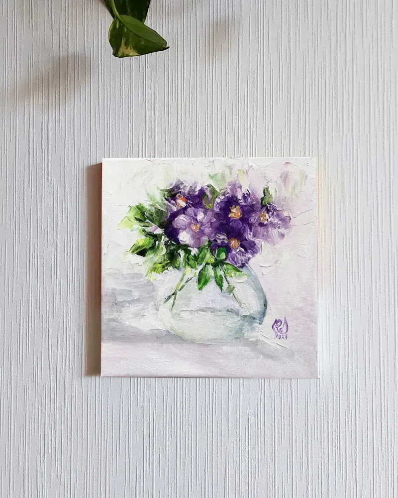 Фиалки в вазе. Картина маслом 20×20 см — 20×20 см