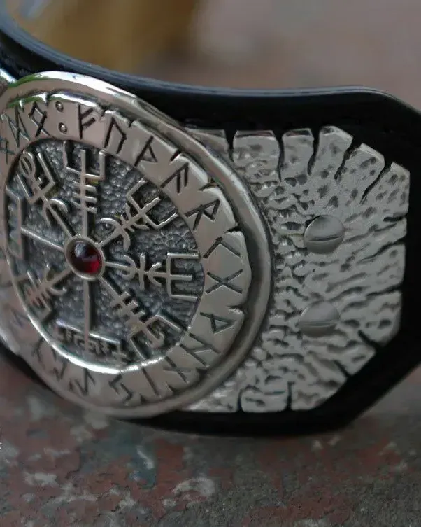 Рунический компас (Vegvisir -"Указатель пути") — Основной