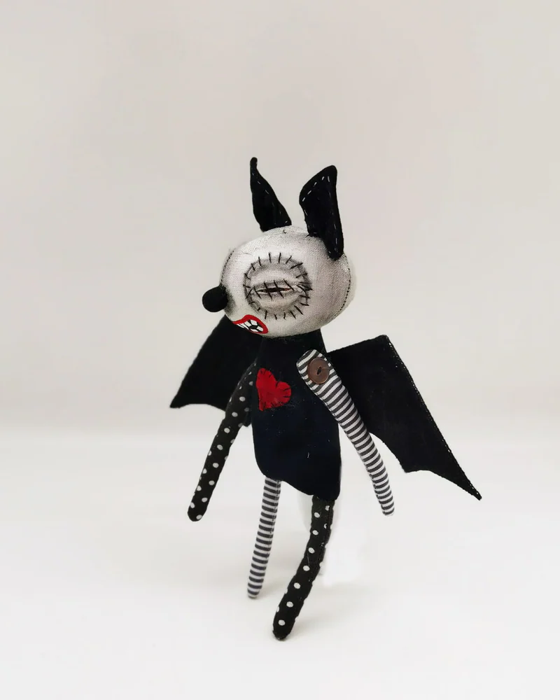 Чердачная игрушка летучая мышь Сreepy doll Страшный вампир