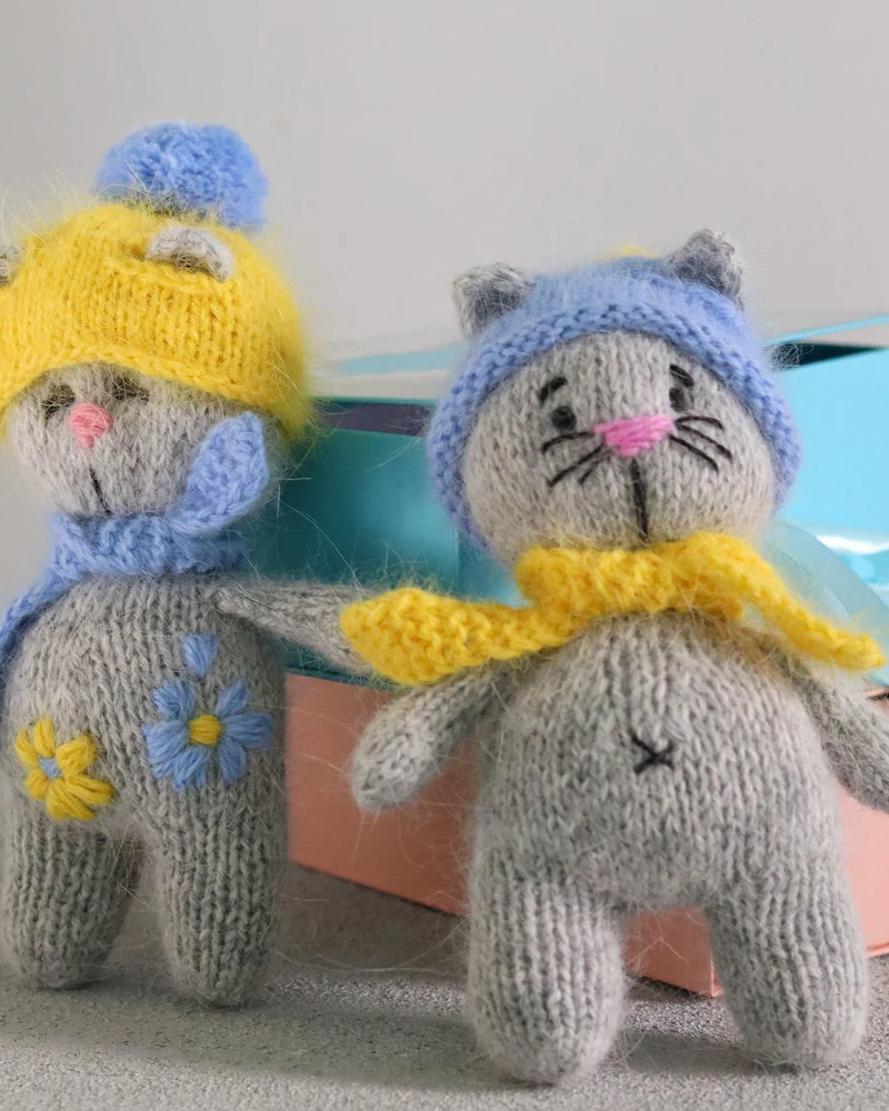 Мартовские коты, Парные вязаные игрушки кот и кошка