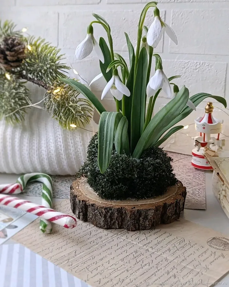 Подснежники из полимерной глины холодный фарфор ручной работы — Подснежники на пне