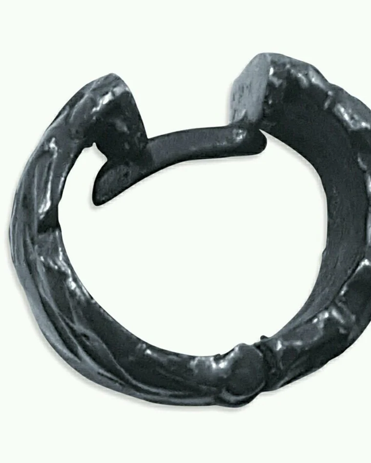 Серебряная серьга "Black. Hard" из серебра 925, черная