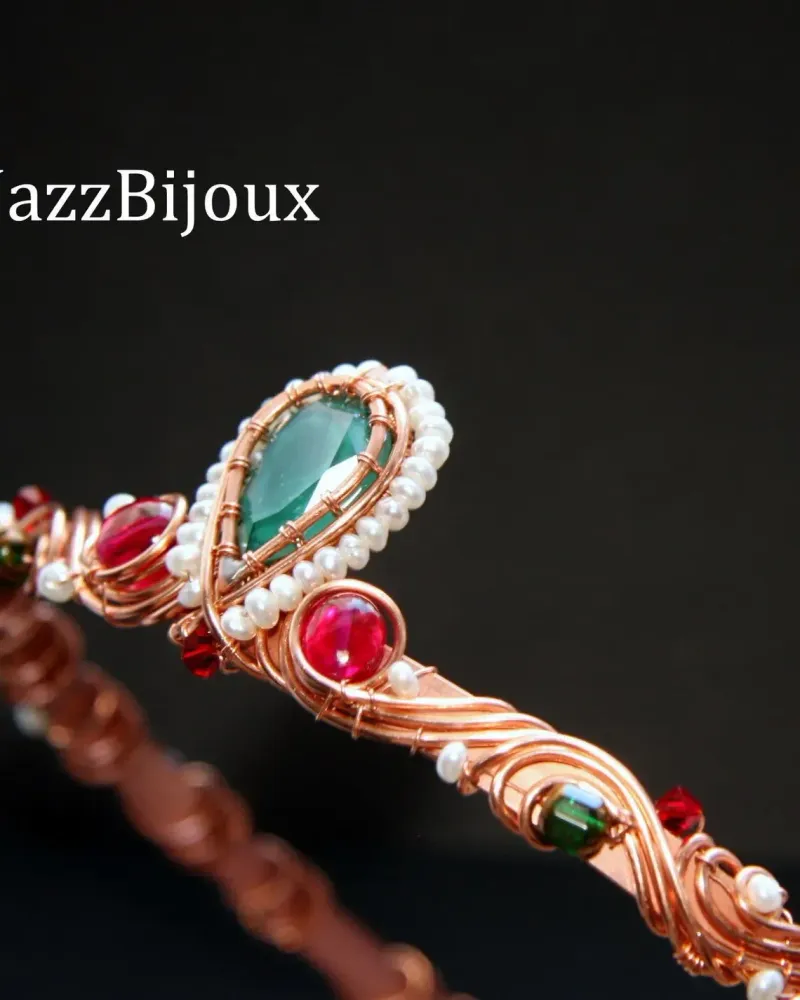 Диадема с изумрудным кристаллом — Жемчуг и Swarovski
