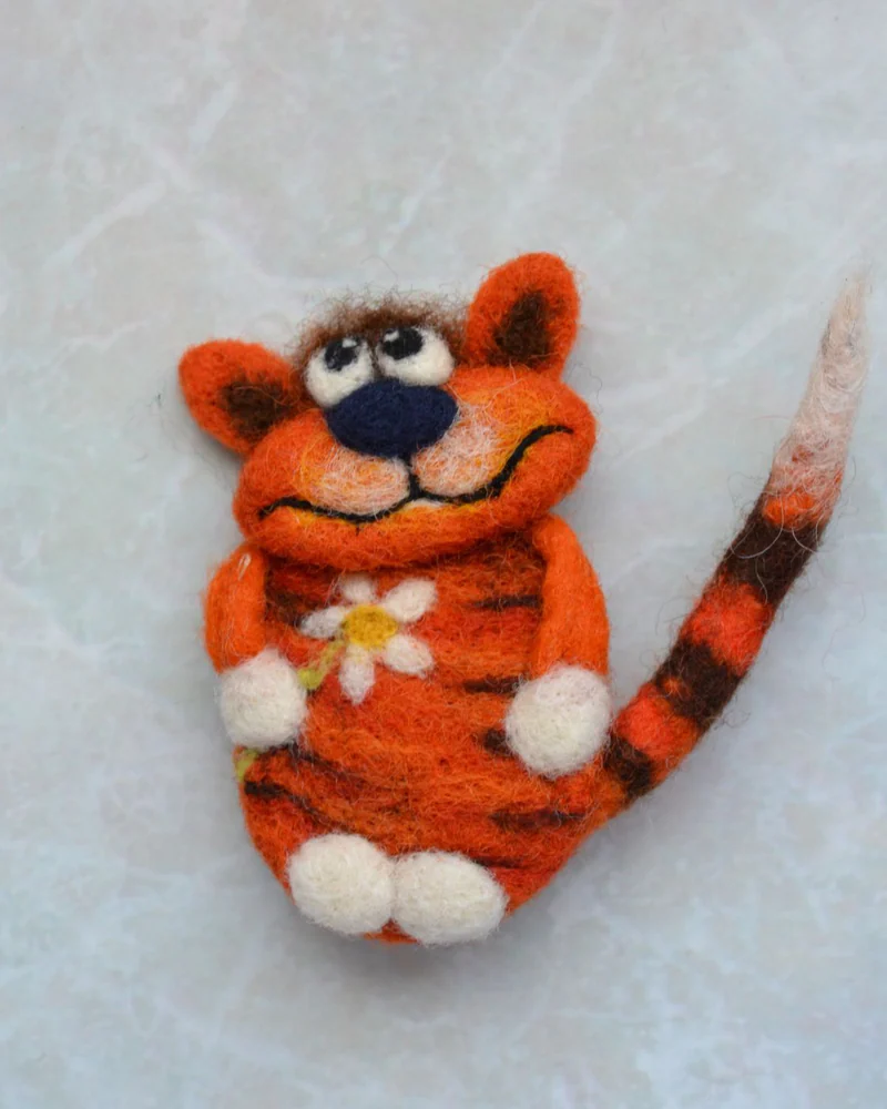 Валяная брошь "Кот рыжий"
