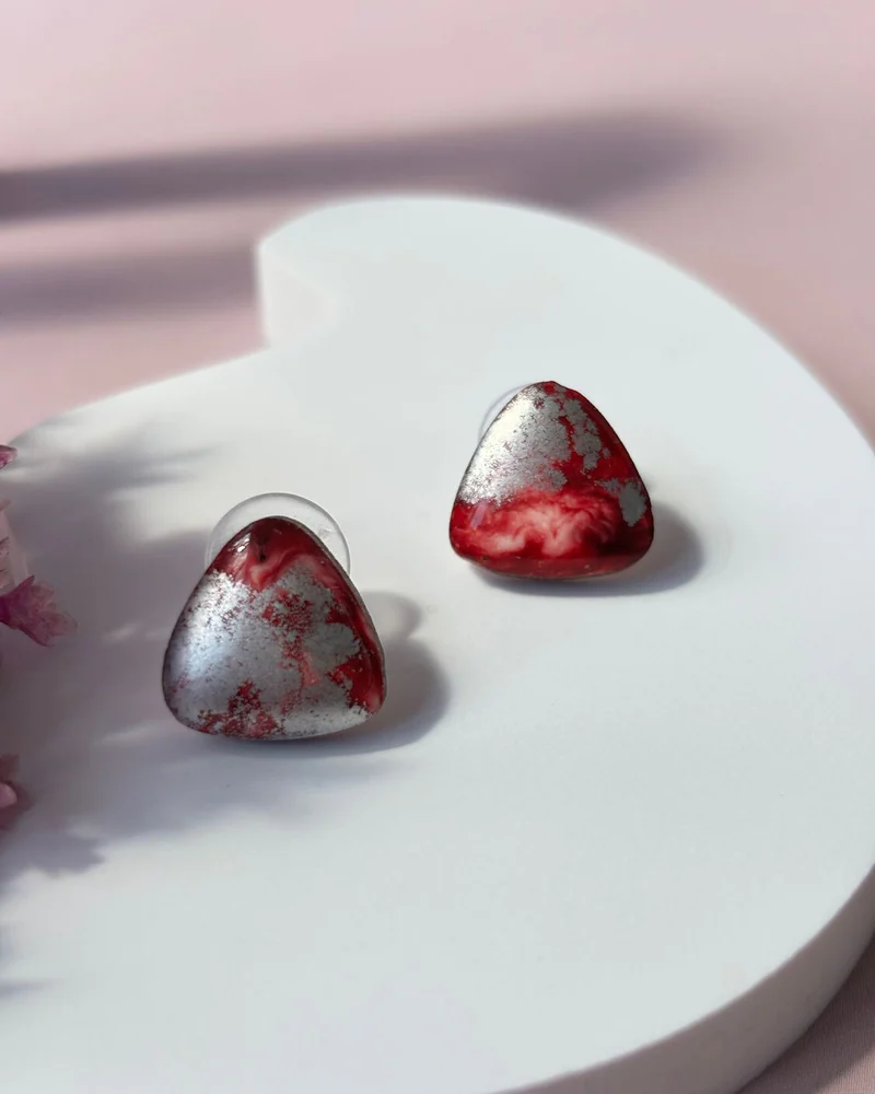 Серьги бордовые.Серьги гвоздики