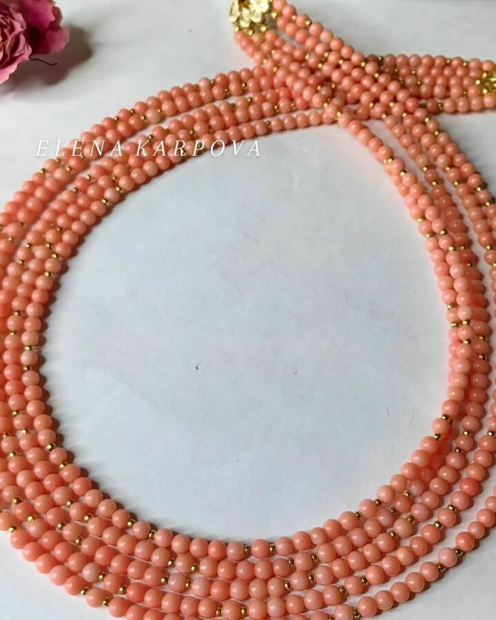 Колье с натуральным кораллом