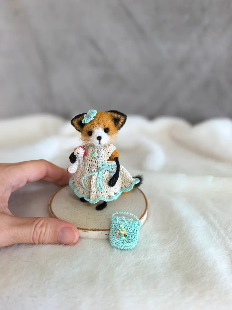 Вязаная игрушка Лиса