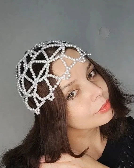 Шапочка из бусин, украшение на голову из бусин