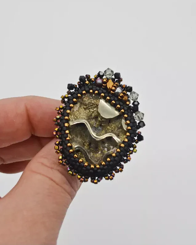 Кольцо с аммонитом и Swarovski