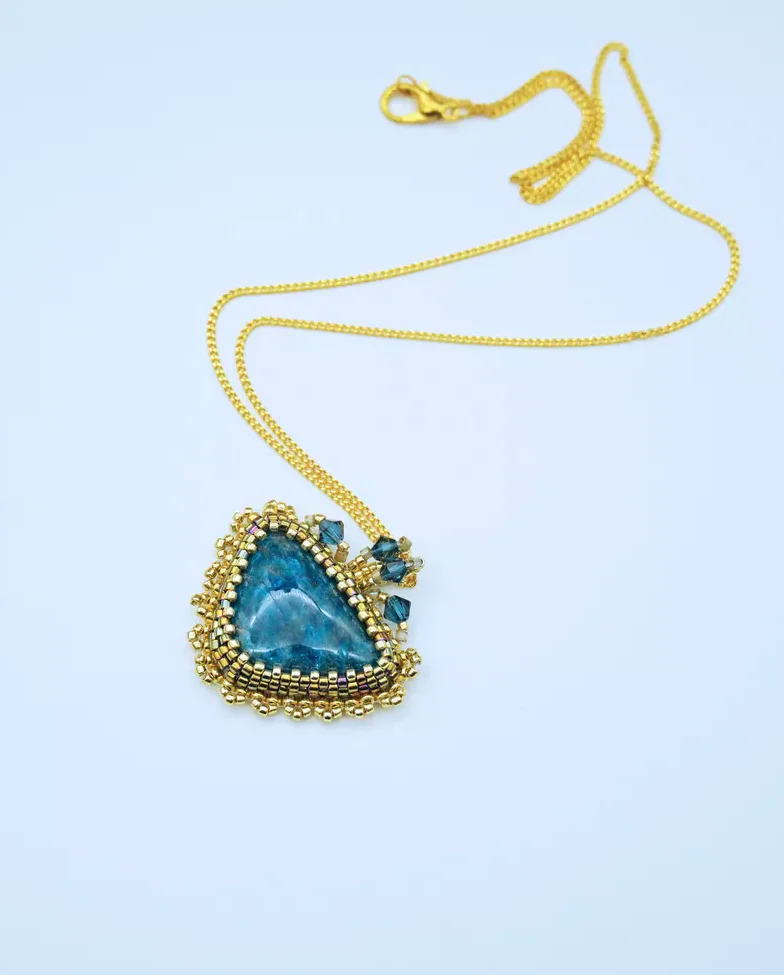 Подвеска ручной работы с бразильским апатитом и Swarovski