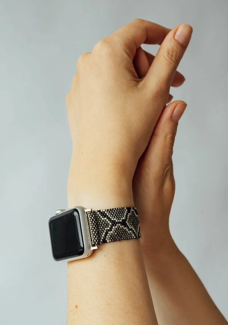 Ремешок из бисера для Apple Watch 38–40 мм