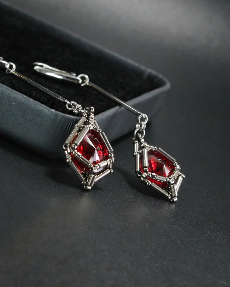 Вечерние красные серьги "Scarlet noir" — Основной