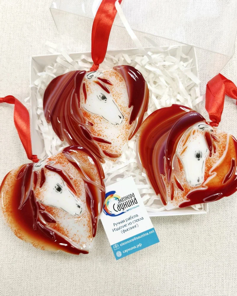 Новогодний сувенир Огненная лошадь фьюзинг