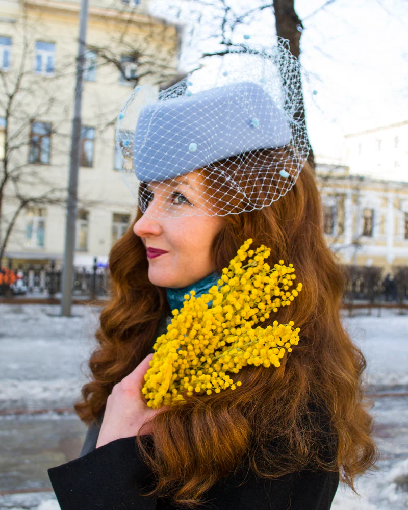 Шляпка Амазонка голубая