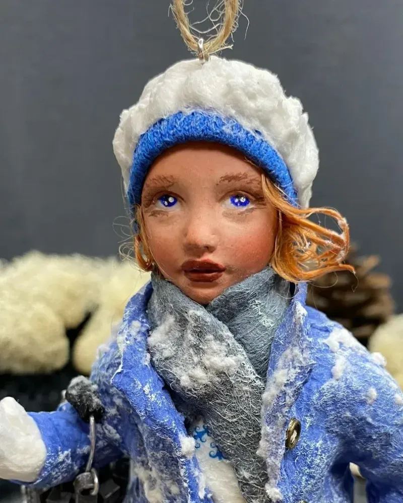 Ватная ёлочная игрушка «Девочка»