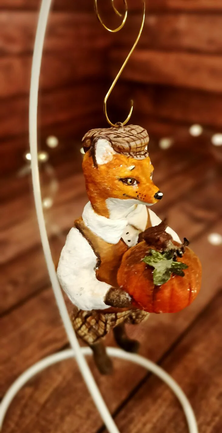 Лис с тыковкой