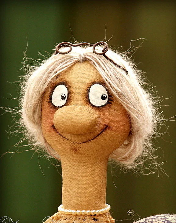 Бабушку вызывали? Бабушка-Улиточка путешественница. Кофейная игрушка
