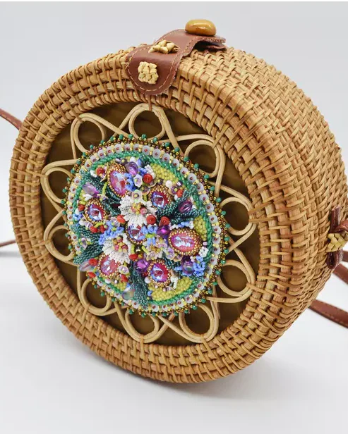 Сумка из ротанга с кристаллами Swarovski