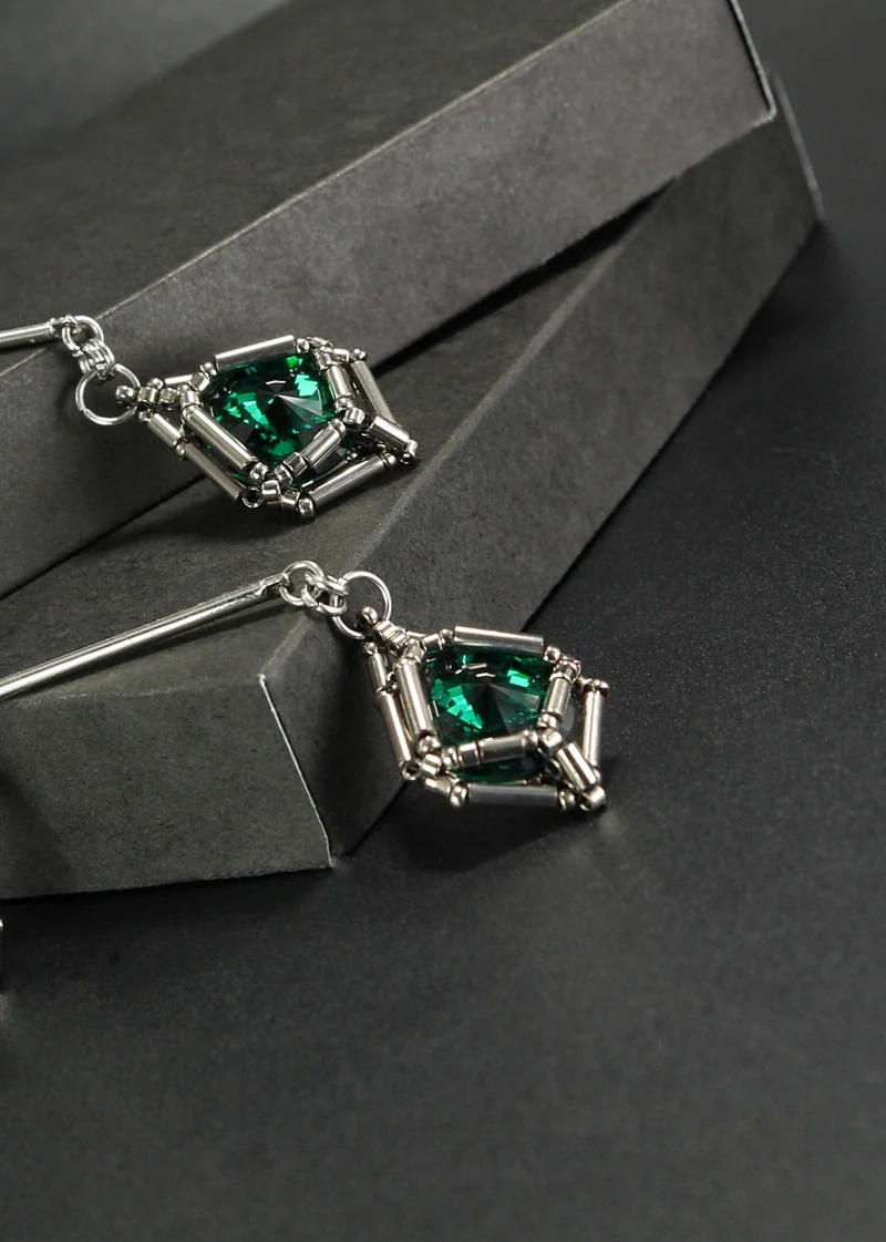 Стильные серьги "Urban emerald"