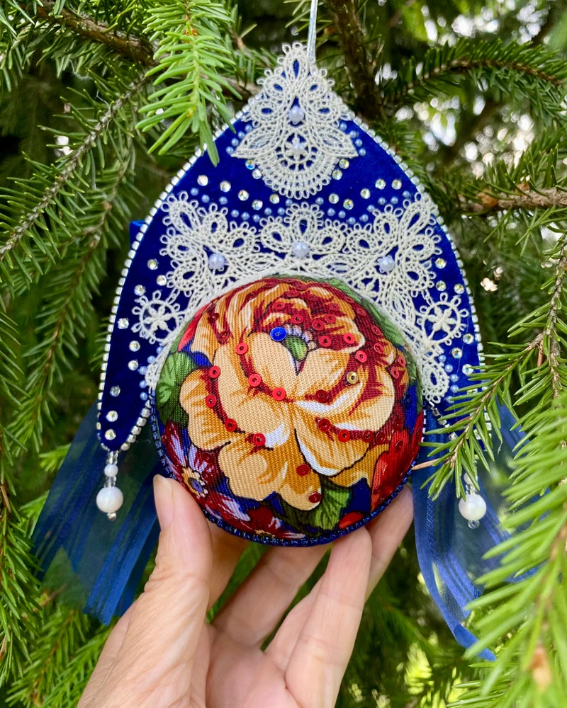 Ёлочная игрушка из коллекции Кокошники "Морозные узоры"