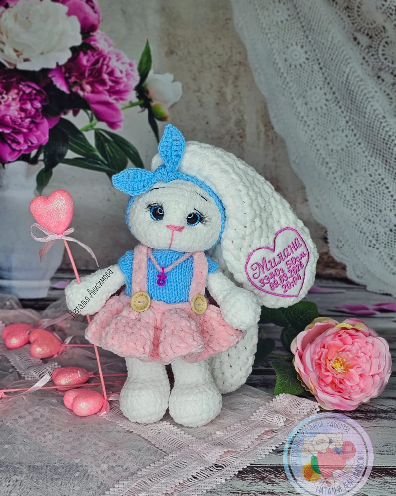 Игрушка с метрикой, вязаная игрушка зайчик — Белая