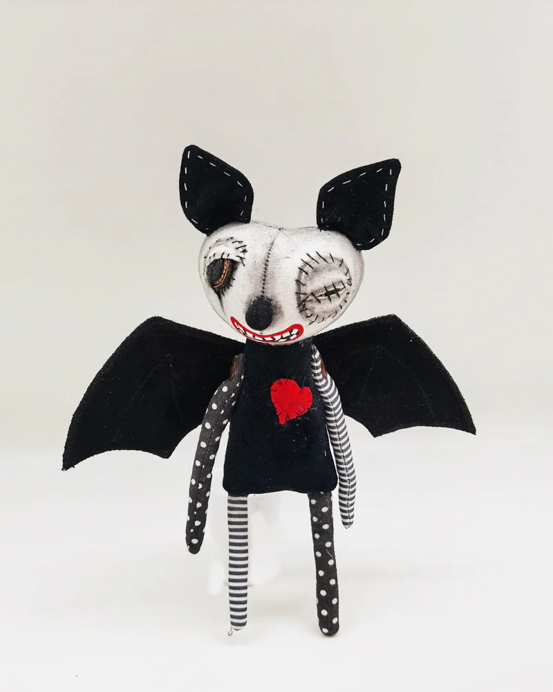 Чердачная игрушка летучая мышь Сreepy doll Страшный вампир