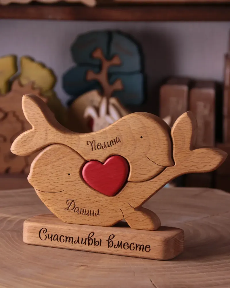 Семья китов — Пара китов с сердечком