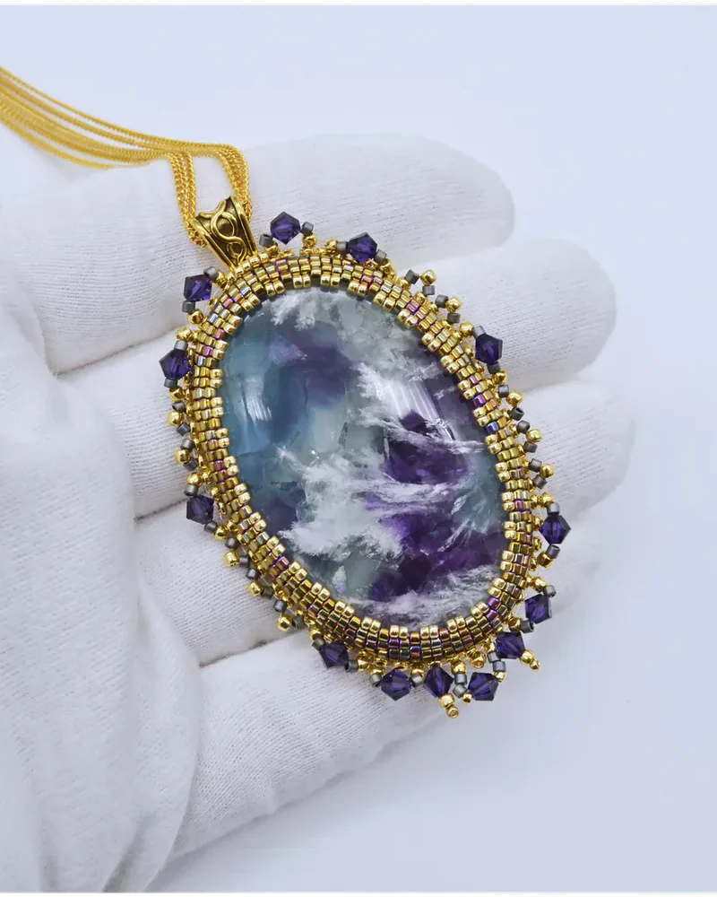 Кулон ручной работы с флюоритом и Swarovski