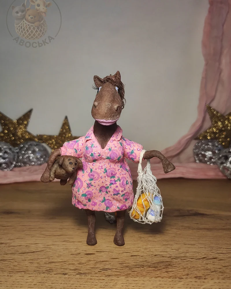 Ватная игрушка «Лошадь с авоськой»