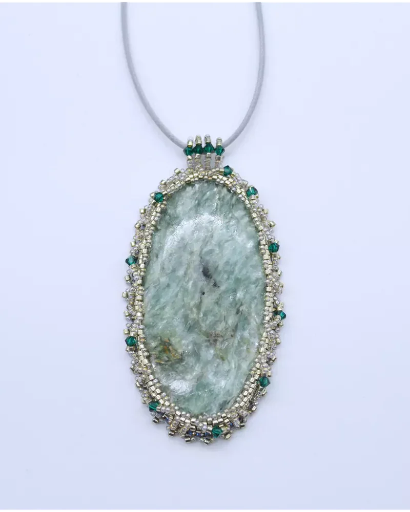 Авторский кулон с флюоритом и Swarovski