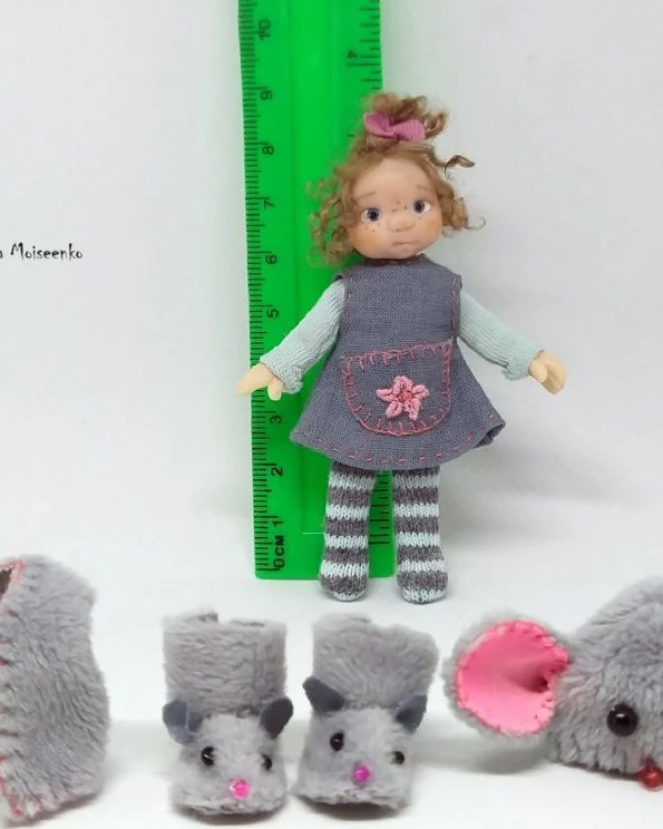 Кукла Девочка в костюме Мышки