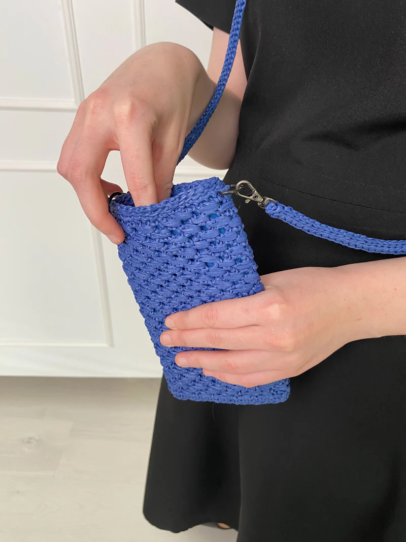 Сумочка для телефона из рафии retro blue