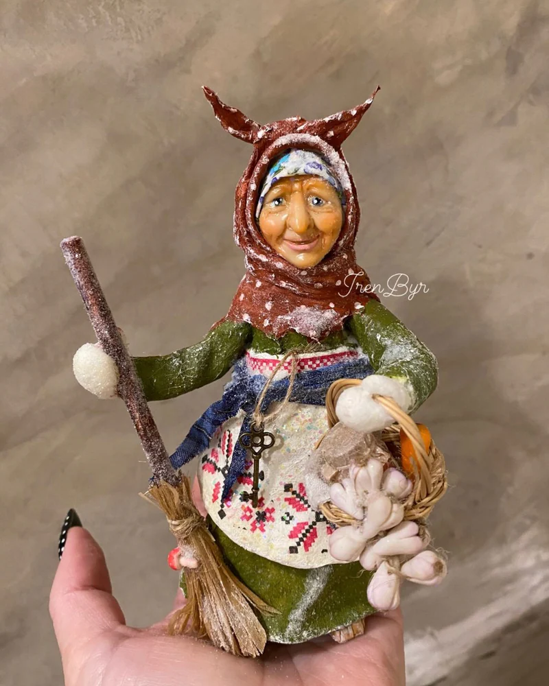 Баба Яга - ватная ёлочная / интерьерная игрушка