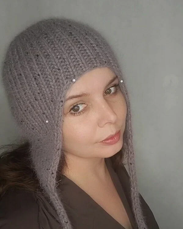 Шапка чепчик шлем, шапка серая с пайетками