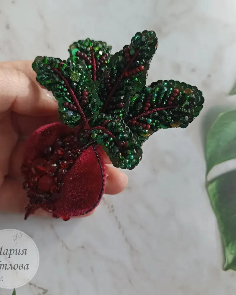 Брошь «Свёкла»
