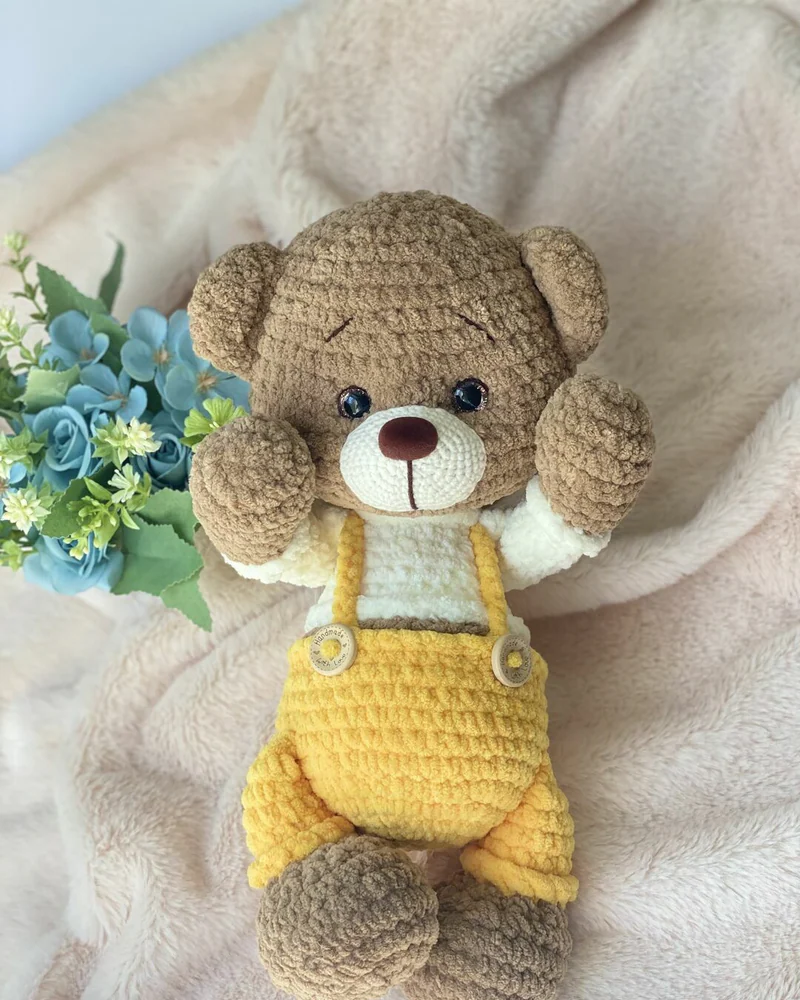 Вязаный коричневый мишка амигуруми