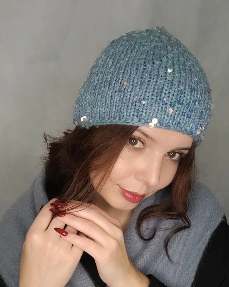 шапка с пайетками