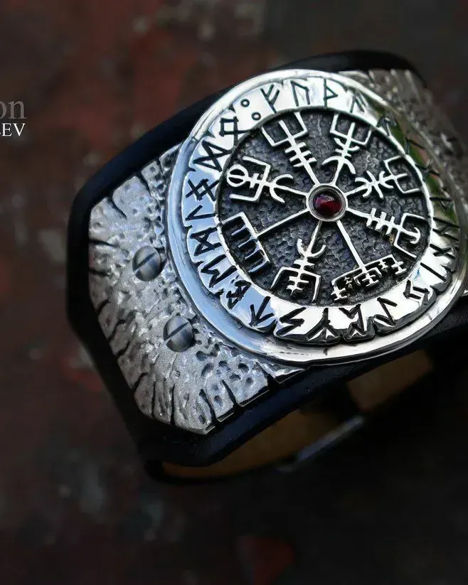 Рунический компас (Vegvisir -"Указатель пути") — Основной