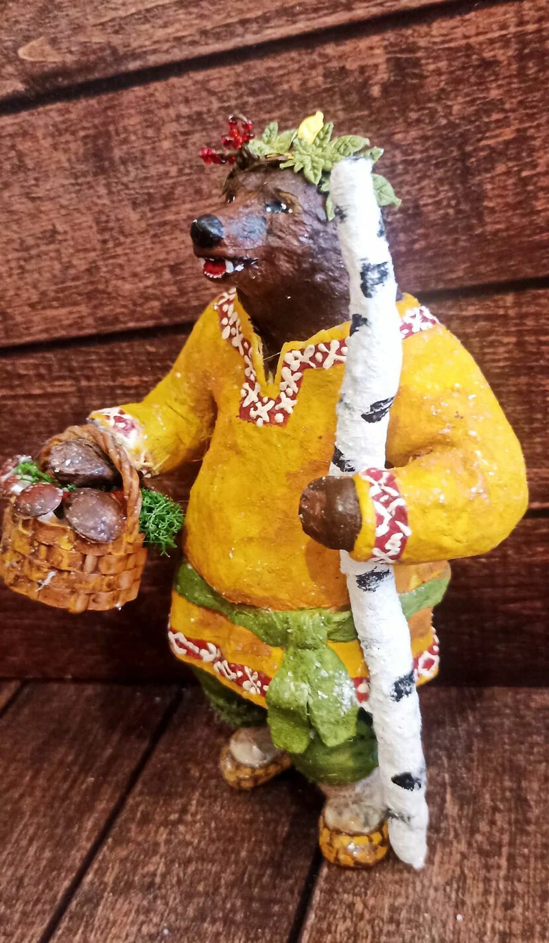 Медведь с лукошком